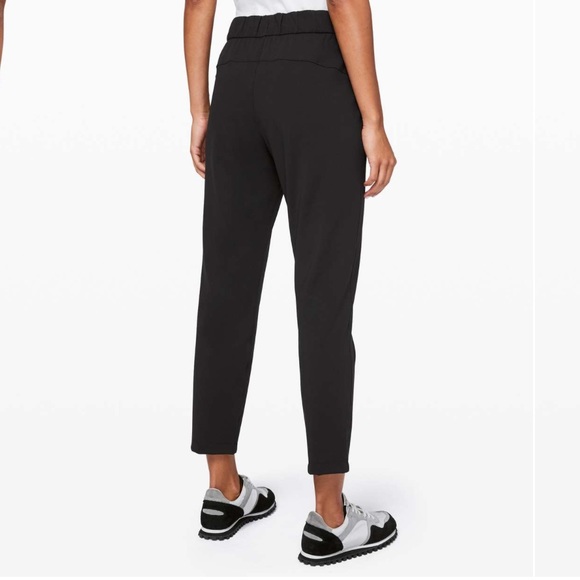 Lululemon Black On The Fly 7/8 Cropped Drawstring Elastic Waist Pockets Pants 6 - Picture 4 of 14